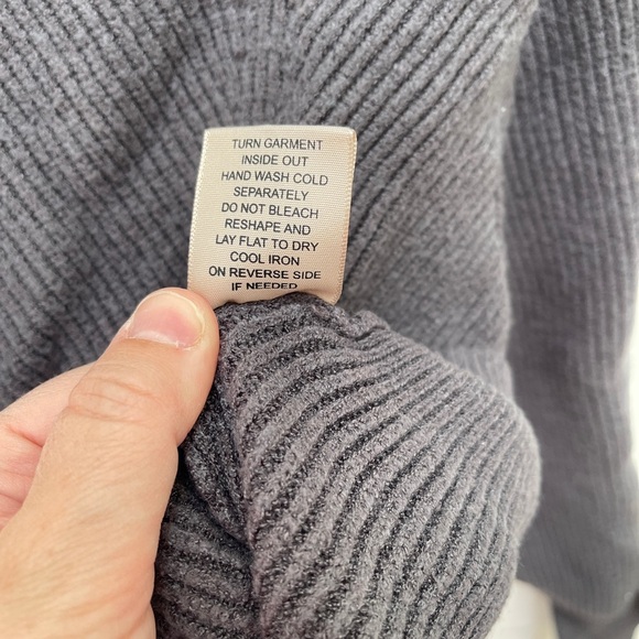 Philosophy Sweater - Picture 4 of 5